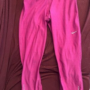 Nike Athletic Capri Leggings in Pink, Size Women’s Medium